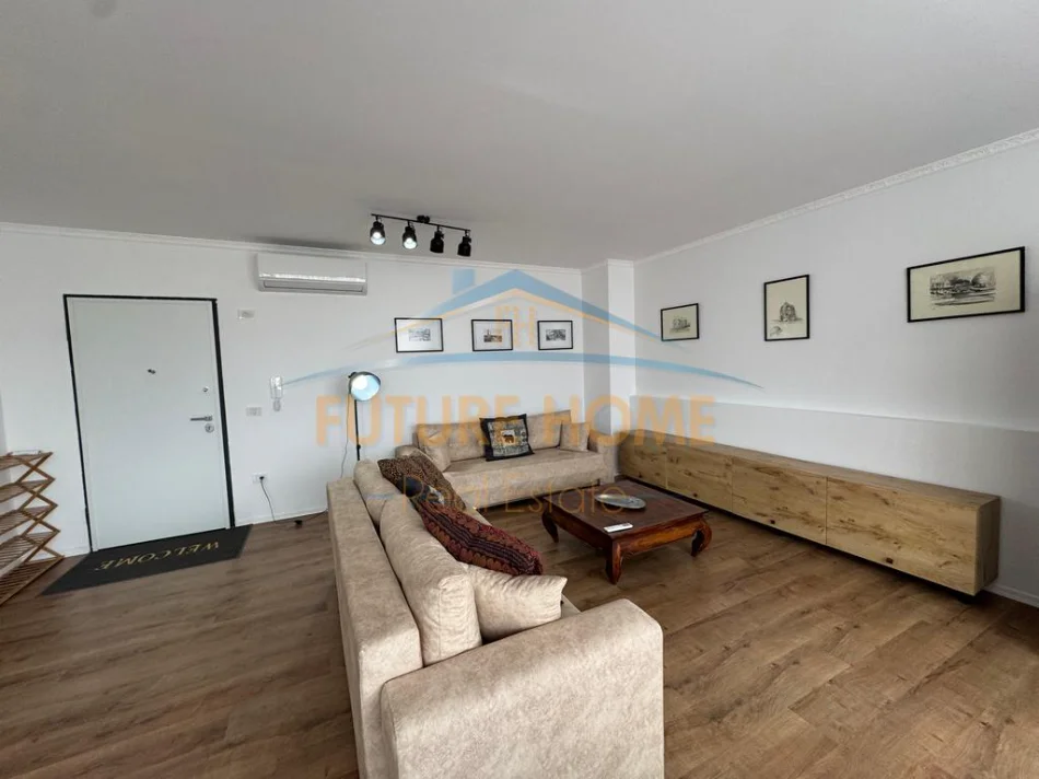 Tirane, jepet me qera apartament 1+1+Ballkon Kati 5, 85 m² 800 € (Rruga e Durresit)