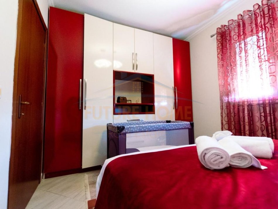Tirane, jepet me qera apartament 2+1 Kati 4, 72 m² 700 € (Ish Fusha e Aviacionit)
