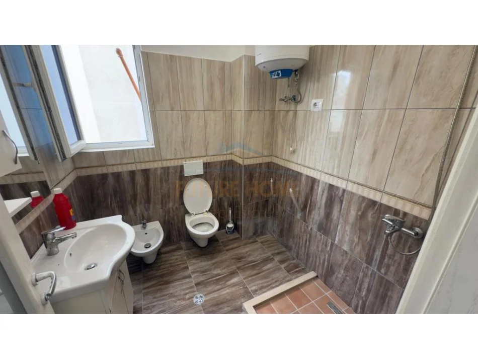 Rrota e kuqe Plazh, shitet apartament 2+1+Ballkon Kati 5, 106 m² 210.000 € (Durres)