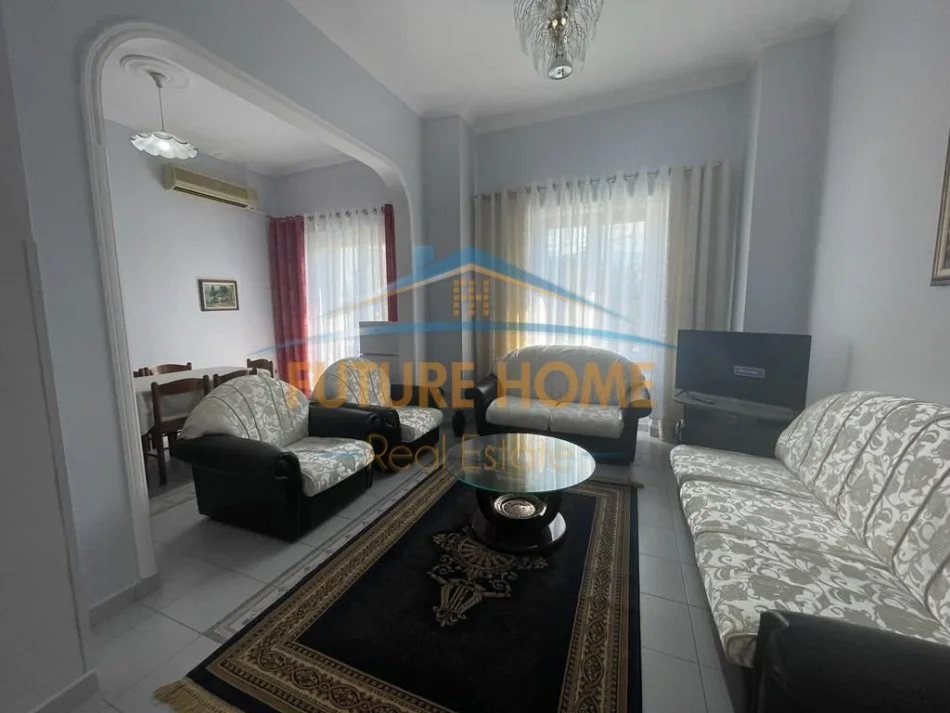 Tirane, jepet me qera apartament 2+1 Kati 4, 82 m² 600 € (Shallvaret)