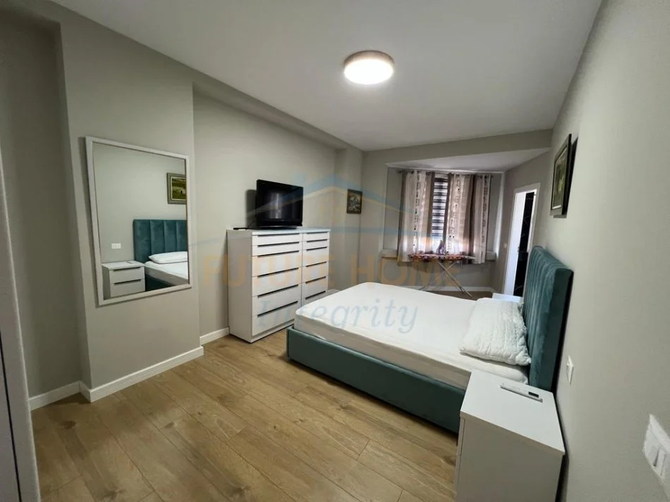 Tirane, jepet me qera apartament 2+1+Ballkon Kati 9, 120 m² 1.000 € 