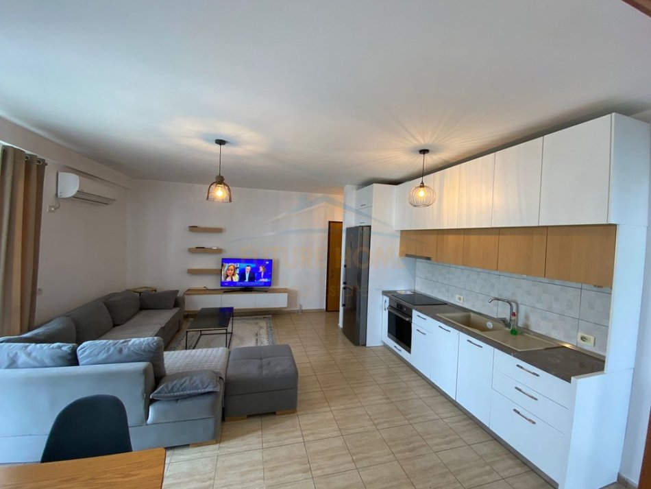Tirane, jepet me qera apartament 2+1 Kati 3, 90 m² 600 € (Kodrës së Diellit, pranë Eleonorës)