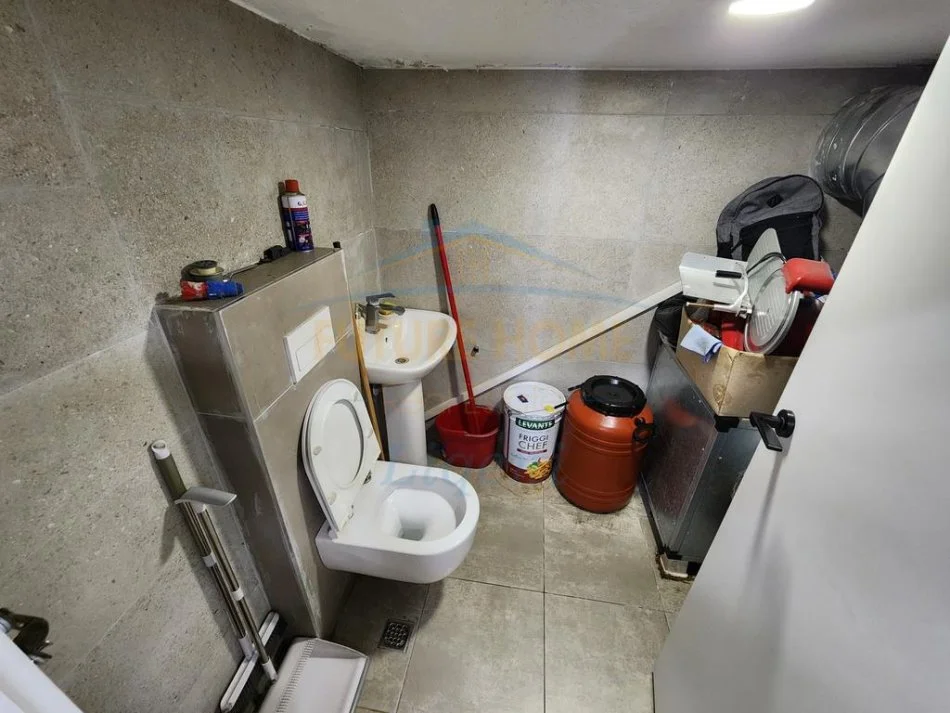 Tirane, jepet me qera bar-resorant Kati 0, 110 m² 1.750 € (Residenca Kodra e Diellit 1)