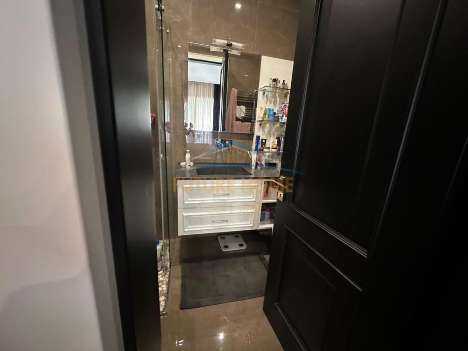 Tirane, jepet me qera apartament 2+1 Kati 5, 1.300 € (Delijorgji)