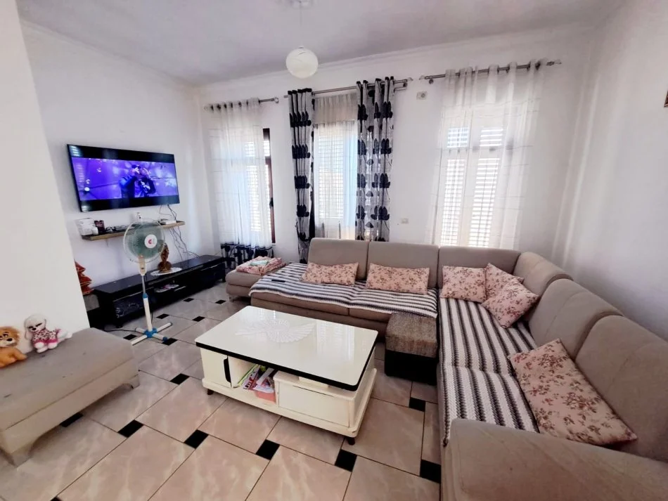 Kavaje, shitet Vile 3+1+Aneks+Ballkon Kati 2, 323 m² 109.000 € (rruga,Skuraj,Kavaje)