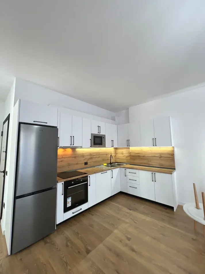 Tirane, jepet me qera apartament 2+1 Kati 3, 108 m² 500 € (Paskuqan)