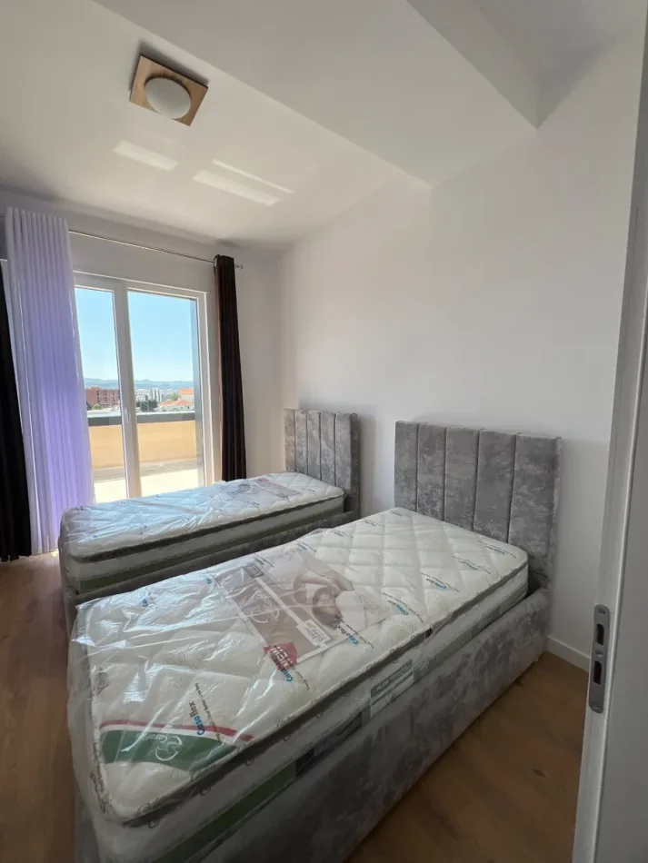 Tirane, jepet me qera apartament 2+1 Kati 3, 108 m² 500 € (Paskuqan)