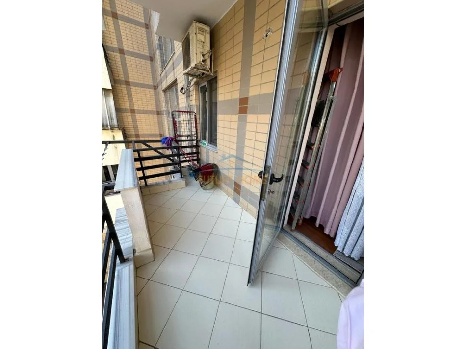 Tirane, shitet apartament 2+1+Ballkon Kati 6, 100 m² 150.000 € (PALLATET ROMARIO)