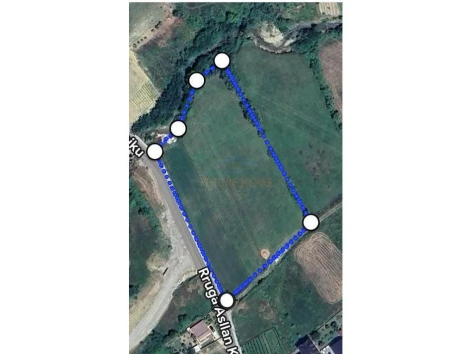 Tirane, shitet toke , 6.900 m² (Petrele, Tirane)