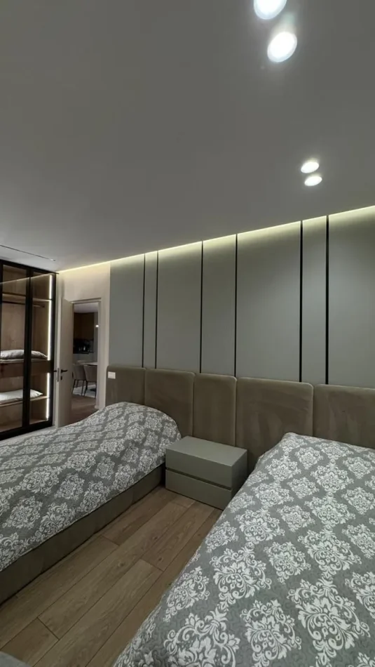 Tirane, jepet me qera apartament 2+1+Ballkon Kati 2, 110 m² 1.500 € (Rruga Ullishtes 1044, Liqeni i Thatë (Pranë Radisson))