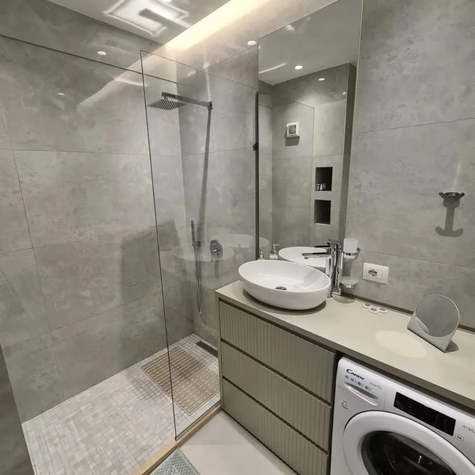 Tirane, shitet apartament 1+1+Ballkon Kati 4, 73 m² (Rruga e Barrikadave)