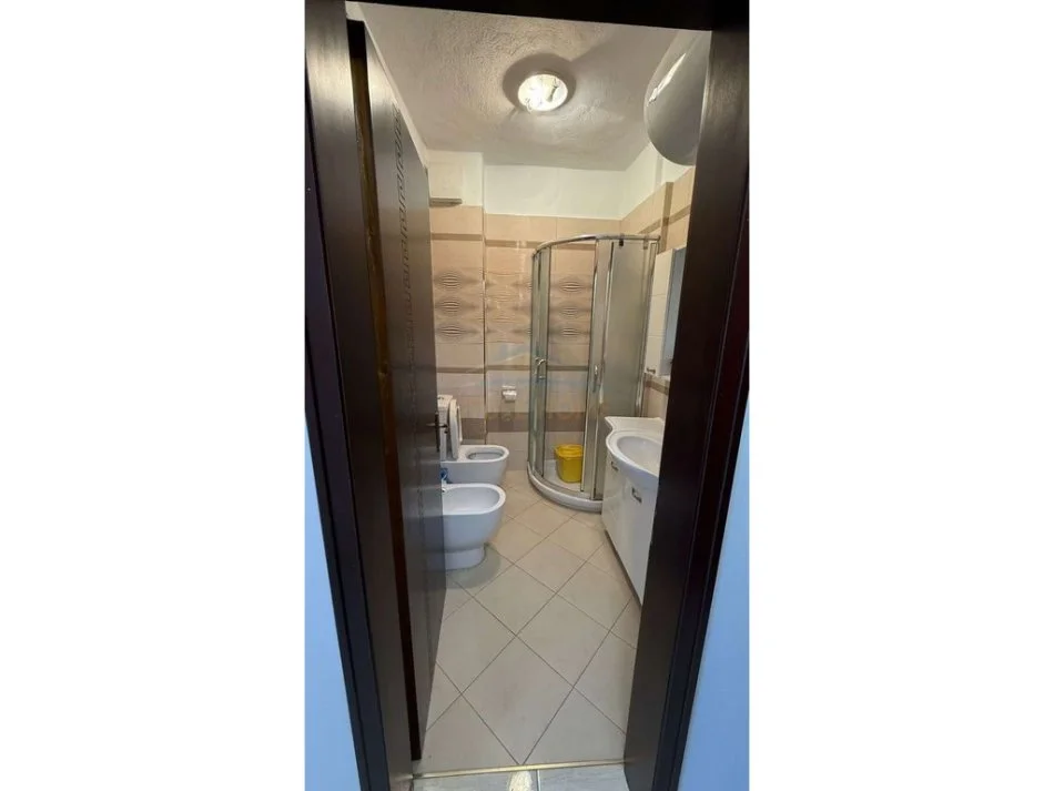 Shkembi Kavajes, shitet apartament 1+1+Ballkon Kati 6, 52 m² 80.000 € (Durres)