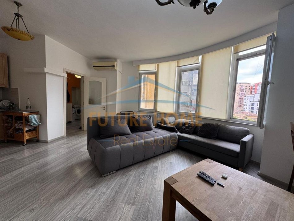Tirane, jepet me qera apartament 1+1 Kati 4, 75 m² 650 € (Selvia, Tiranë)