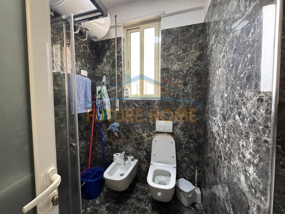 Tirane, jepet me qera apartament 1+1 Kati 4, 75 m² 650 € (Selvia, Tiranë)