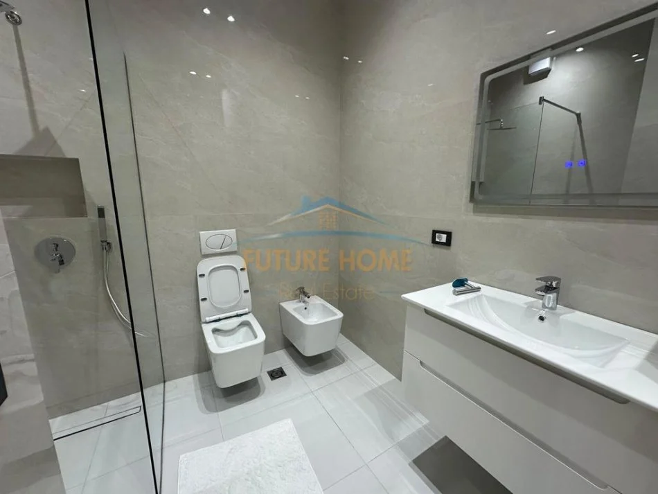 Tirane, jepet me qera apartament 1+1+Ballkon Kati 6, 75 m² 1.000 € (Kompleksi Deliorgji)