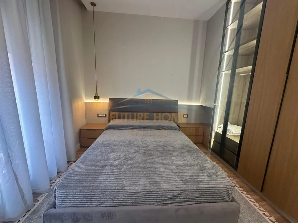 Tirane, jepet me qera apartament 1+1+Ballkon Kati 6, 75 m² 1.000 € (Kompleksi Deliorgji)