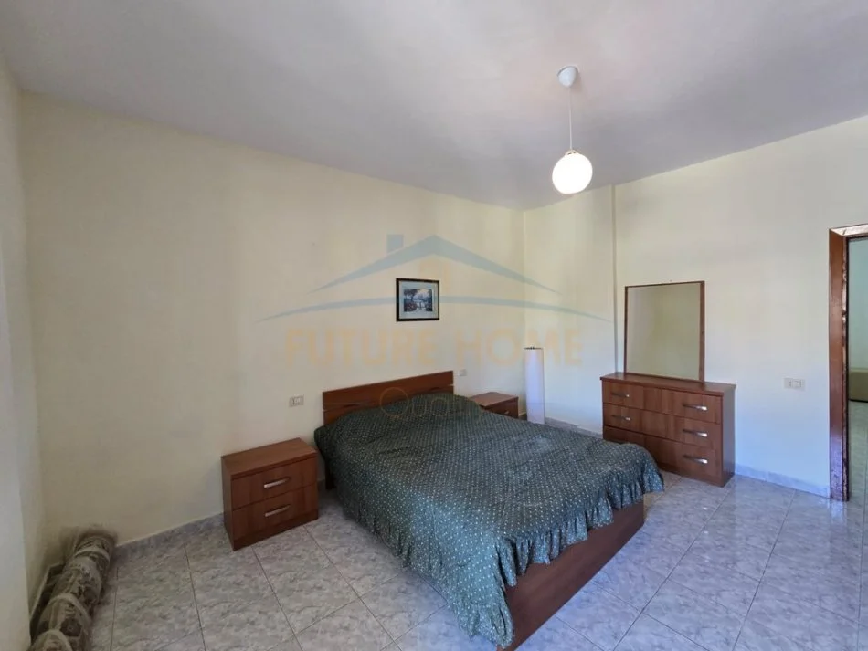 Durres, jepet me qera apartament 2+1+Aneks+Ballkon Kati 6, 104 m² 250 € (Lagjia 7)