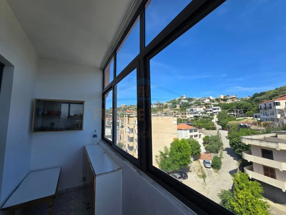 Durres, jepet me qera apartament 2+1+Aneks+Ballkon Kati 6, 104 m² 250 € (Lagjia 7)