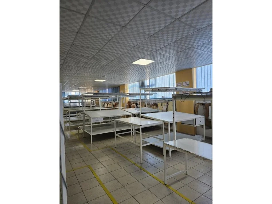 Durres, jepet me qera ambjent biznesi Kati 1, 1.200 m² 5.000 € 