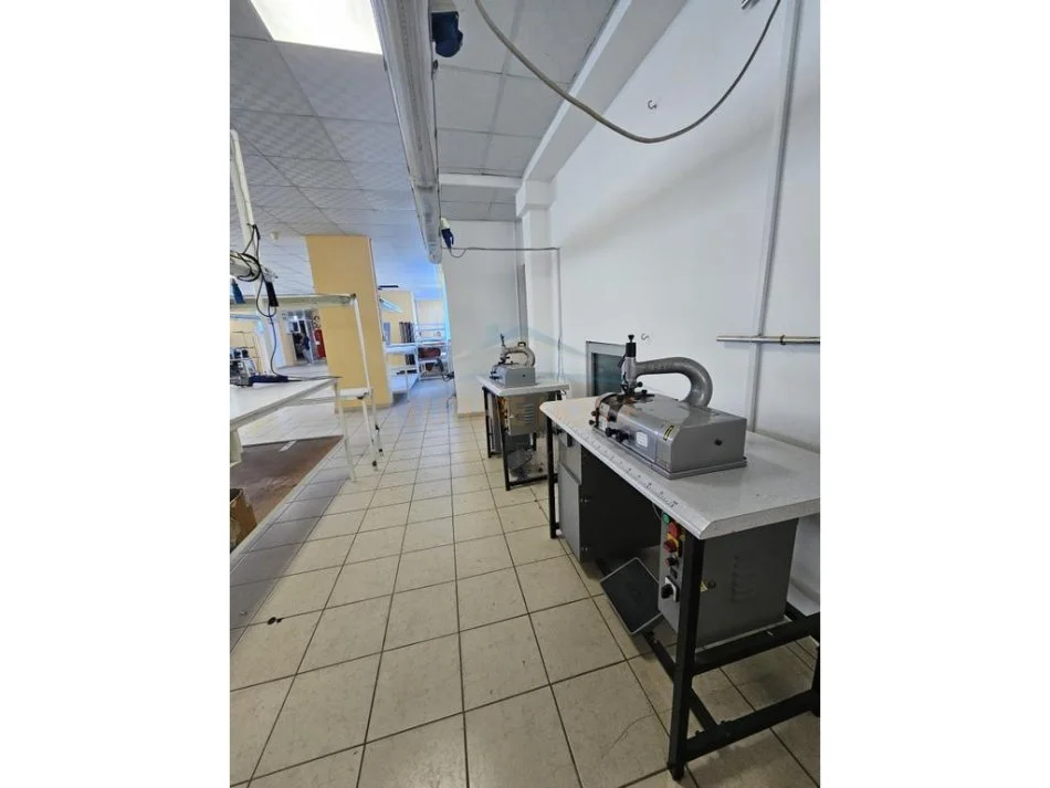 Durres, jepet me qera Ambjent Biznesi per Rrobaqepsi, Kati 1, 1.200 m² 5.000 €