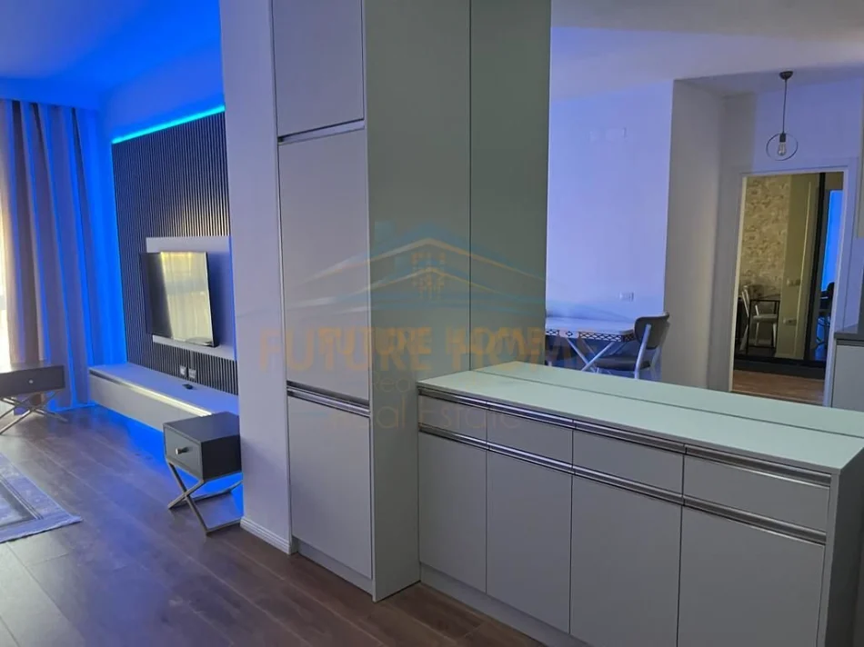 Tirane, shitet apartament 1+1 Kati 10, 72 m² 265.000 € (Rruga e Barrikadave)