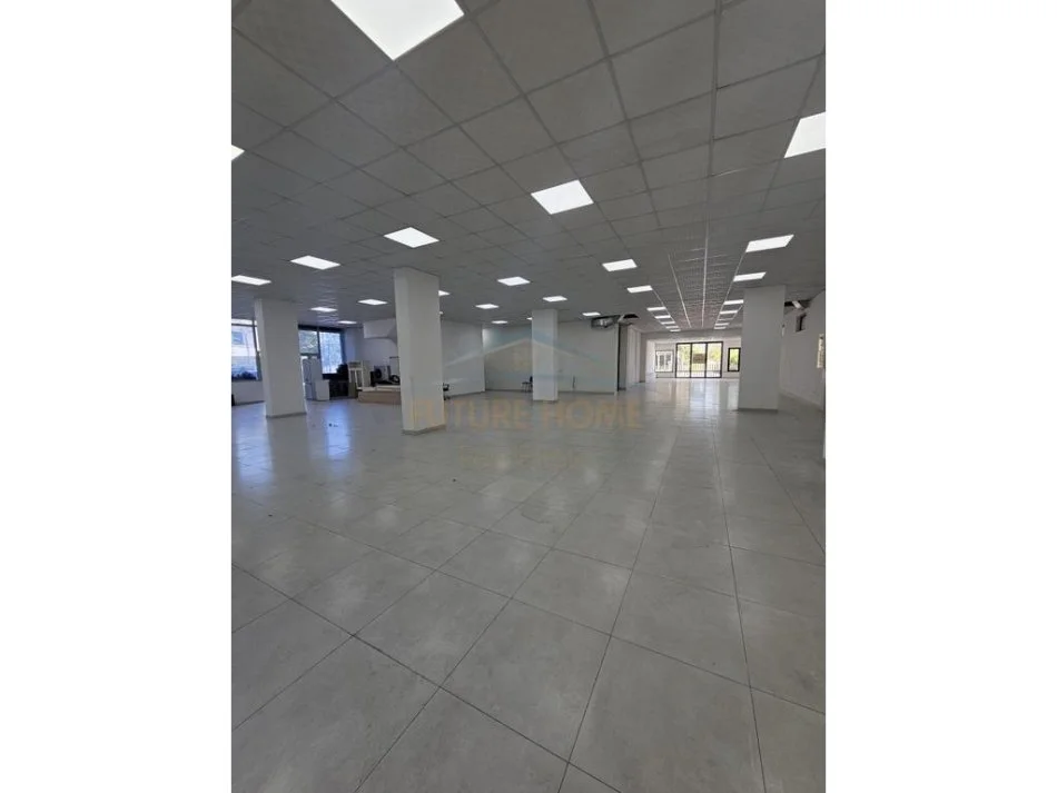 Durres, jepet me qera ambjent biznesi , 400 m² 1.500 € (URA DAJLANIT,DURRES)