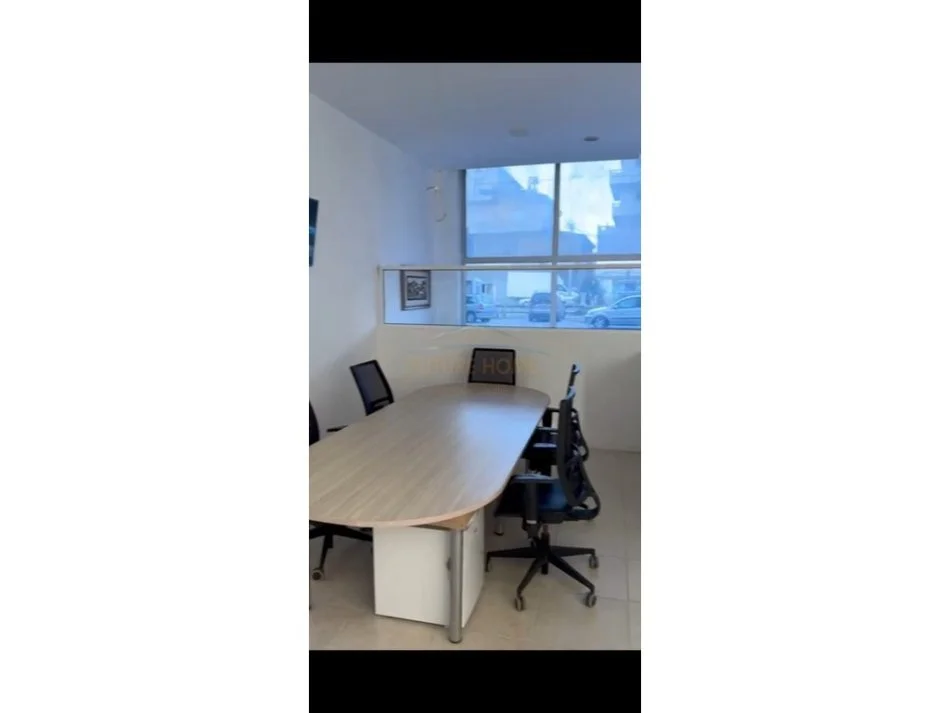 Durres, jepet me qera ambjent biznesi Kati 0, 47 m² 400 € (URA DAJLANIT,DURRES)