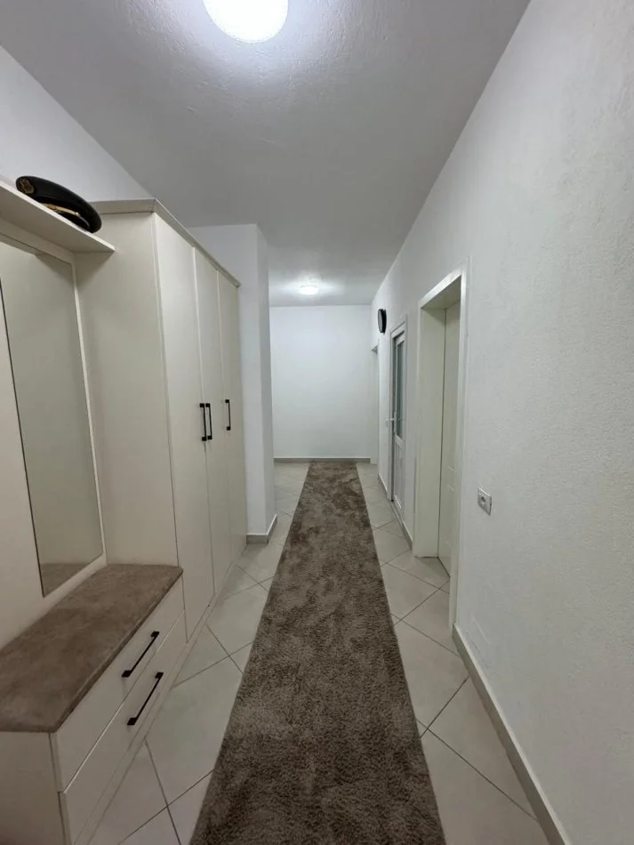 Tirane, jepet me qera apartament 2+1 Kati 1, 87 m² 600 € (Don Bosko)