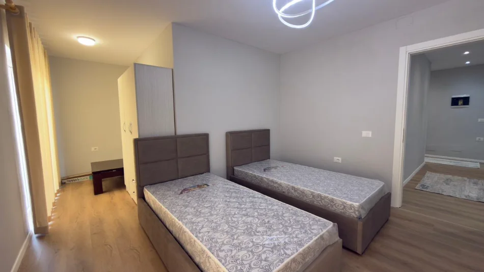 Tirane, jepet me qera apartament 2+1 Kati 8, 113 m² 600 € (Rruga Dritan Hoxha)