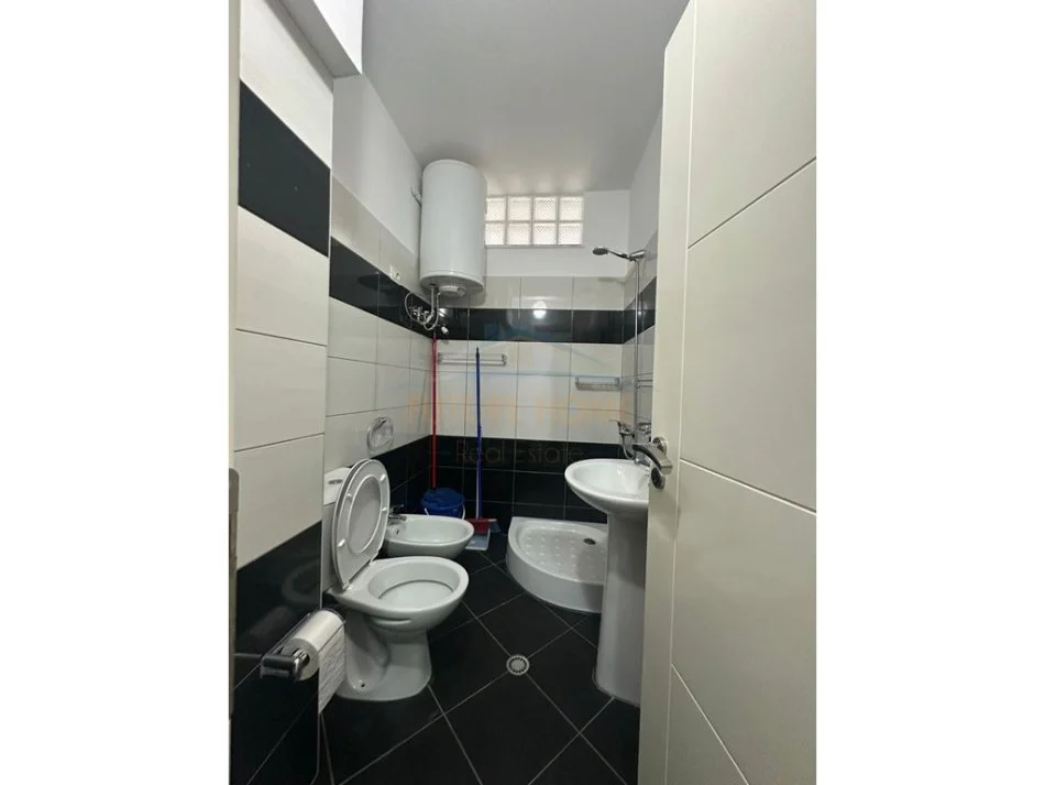 Shkembi Kavajes, shitet apartament 1+1 Kati 6, 64 m² 89.320 € 