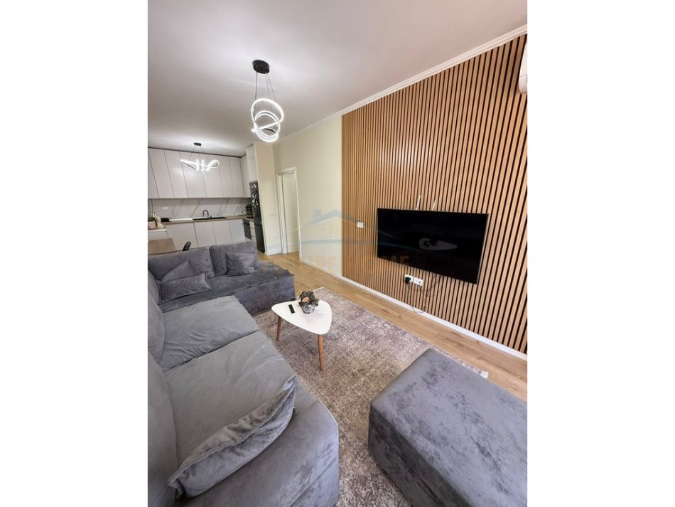 Tirane, shitet apartament 2+1+Ballkon Kati 8, 90 m² 139.500 € (Unaza e Re)