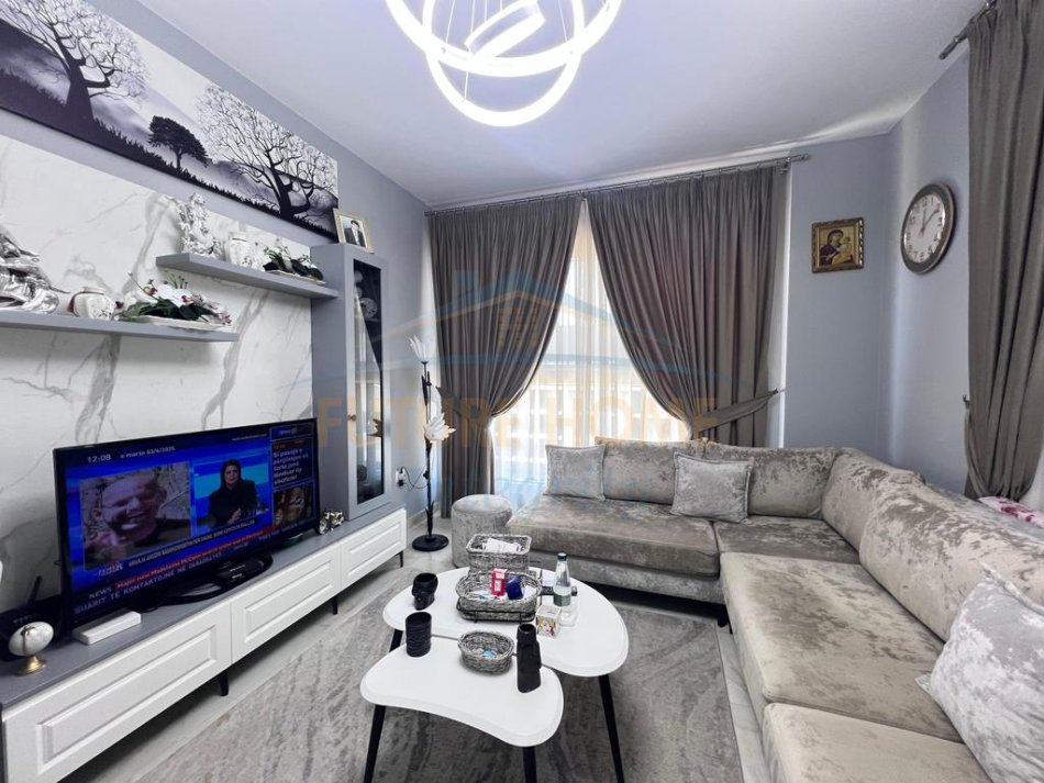Tirane, shitet apartament 1+1+Ballkon Kati 7, 70 m² 135.000 € (Don Bosko)