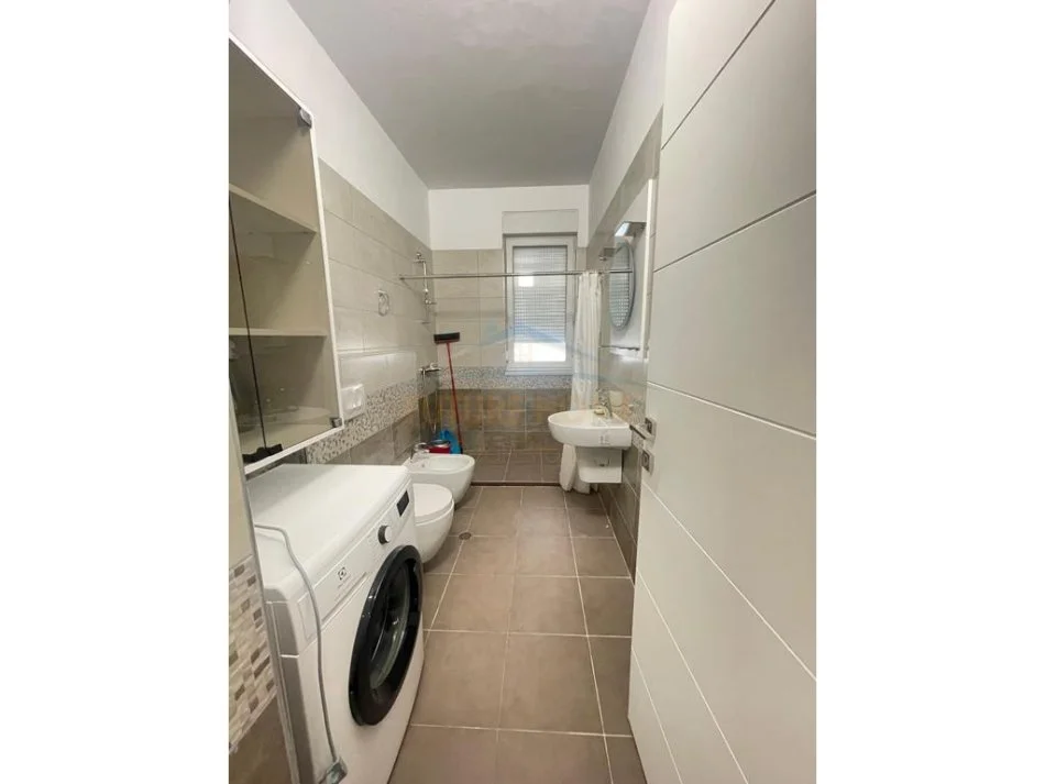Qera, Apartament 2+1+2, Rruga Kavajës, Tiranë.