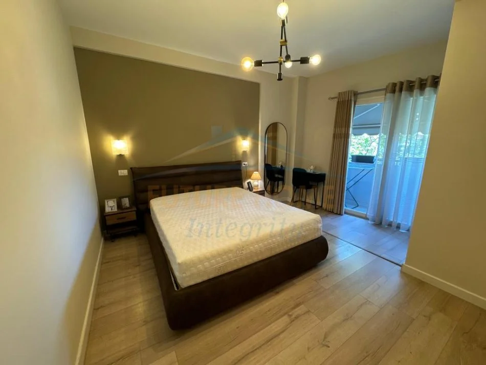 Tirane, jepet me qera apartament 1+1 Kati 3, 70 m² 550 €