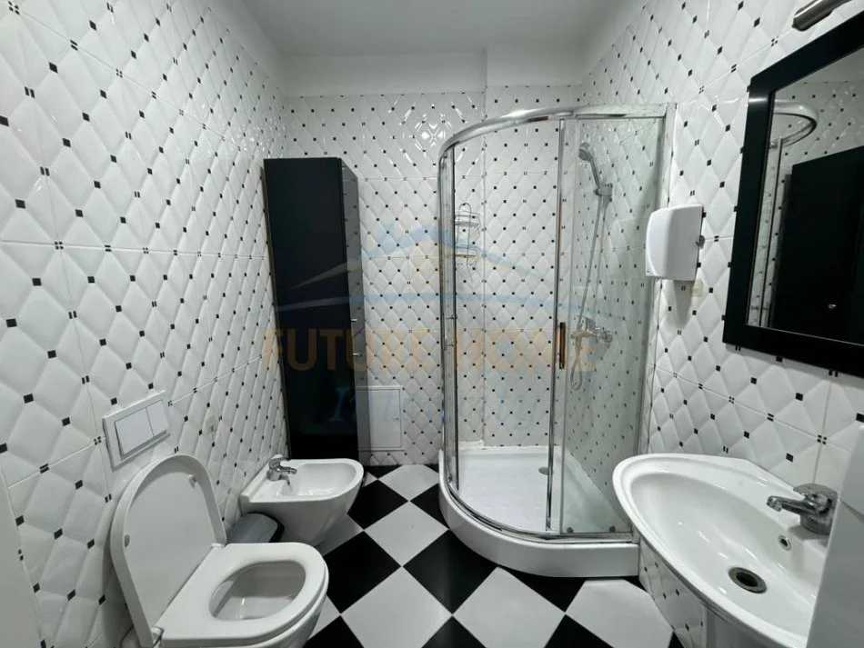 Tirane, jepet me qera apartament 1+1 Kati 3, 70 m² 550 €