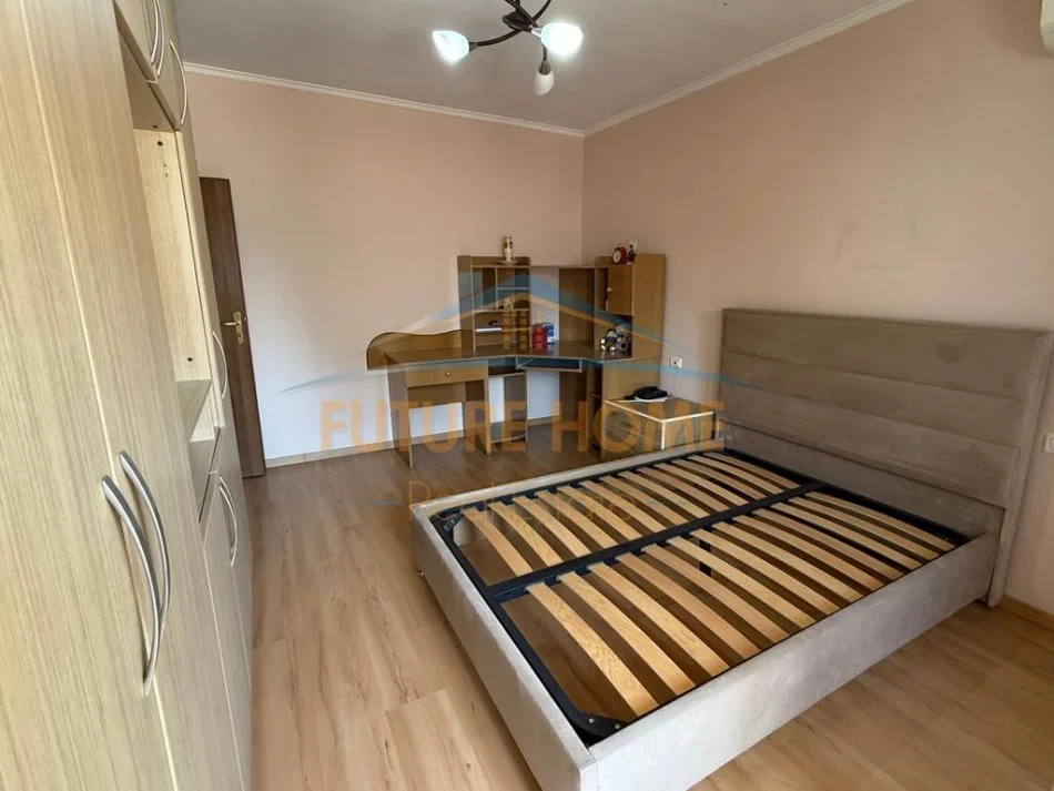 Tirane, shes apartament 1+1+Ballkon Kati 4, 57 m² 116.000 € (Rruga Irfan Tomini)