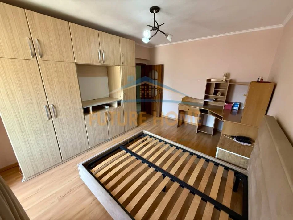 Tirane, shes apartament 1+1+Ballkon Kati 4, 57 m² 116.000 € (Rruga Irfan Tomini)