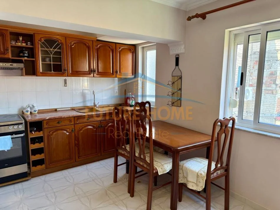 Tirane, shes apartament 1+1+Ballkon Kati 4, 57 m² 116.000 € (Rruga Irfan Tomini)