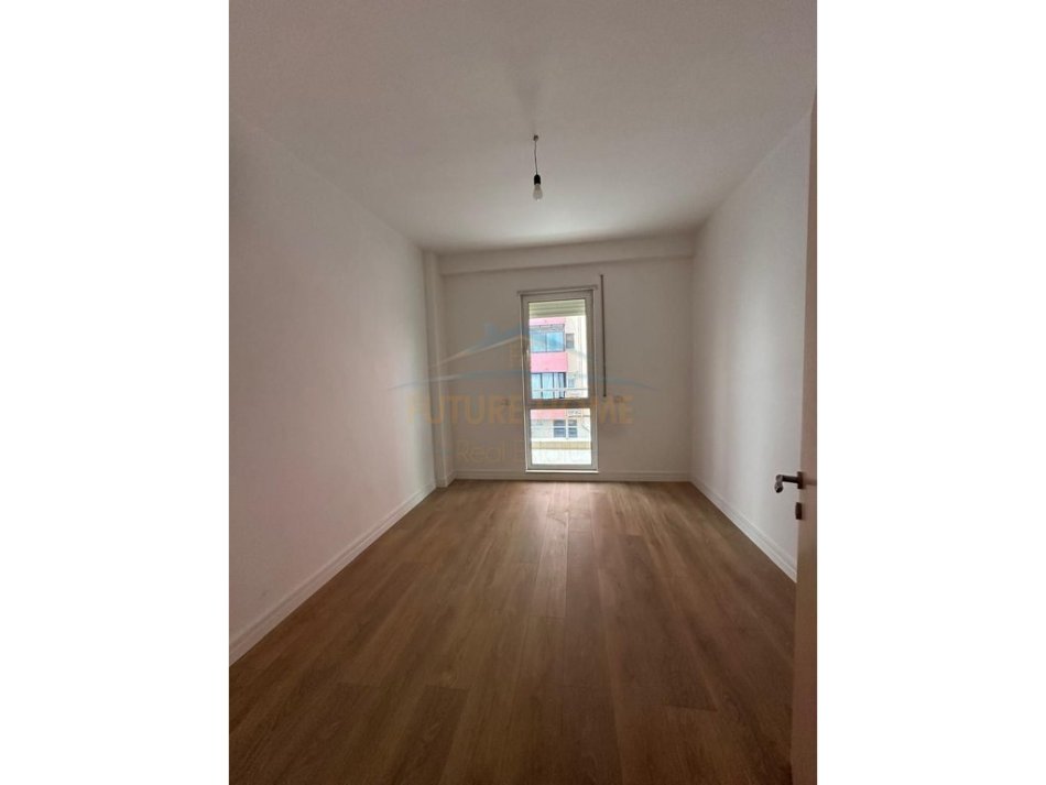 Durres, shitet apartament 2+1 Kati 2, 90 m² 130.000 € (lagjia 5)