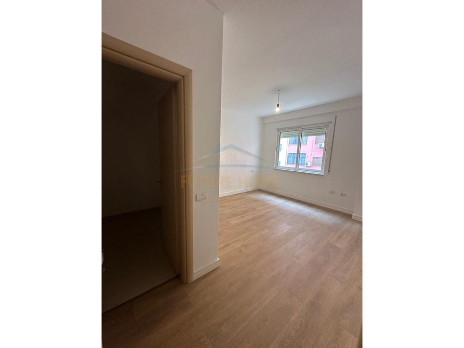 Durres, shitet apartament 2+1 Kati 2, 90 m² 130.000 € (lagjia 5)