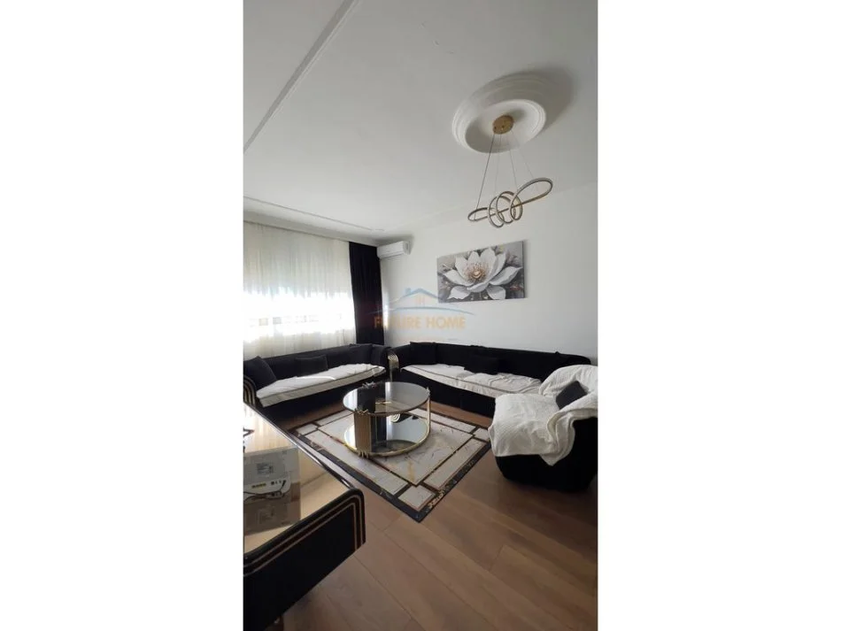Tirane, shitet apartament 2+1 Kati 10, 89 m² 155.000 € (rruga e kokonozeve)