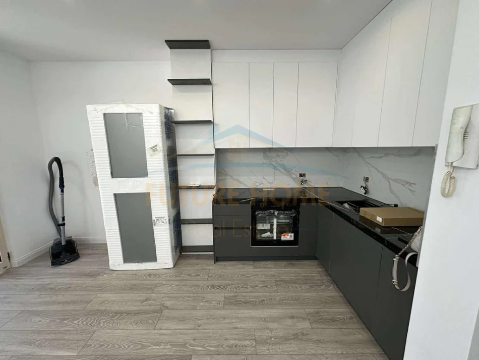 Tirane, shitet apartament 2+1+Ballkon Kati 8, 95 m² 150.000 € (VILA L)   UNA53702