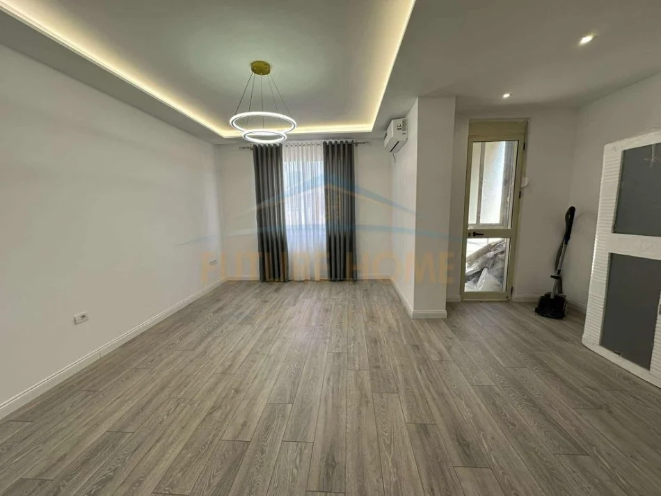 Tirane, shitet apartament 2+1+Ballkon Kati 8, 95 m² 150.000 € (VILA L)   UNA53702