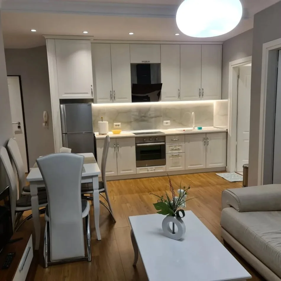 Tirane, shitet apartament 1+1+Ballkon Kati 4, 73 m² (Rruga e Barrikadave)