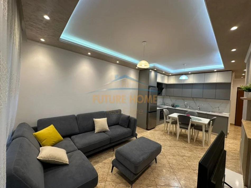 Tirane, jepet me qera apartament 2+1 Kati 6, 115 m² 800 € 