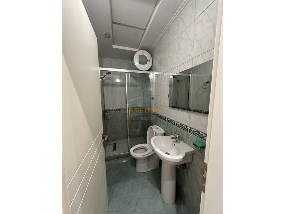 Tirane, jepet me qera apartament 2+1 Kati 6, 115 m² 800 € 
