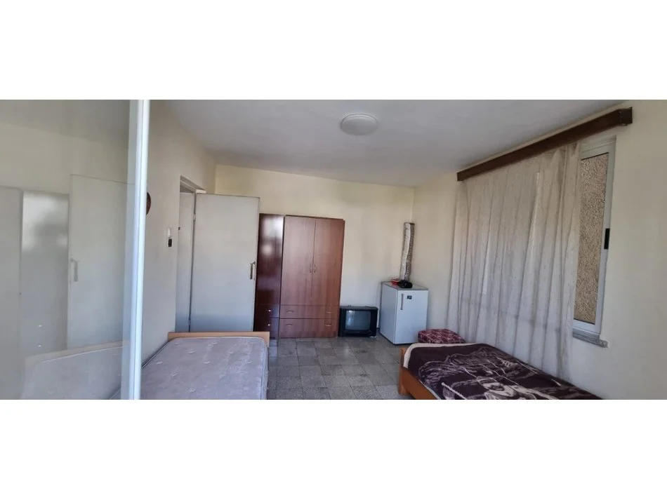 Tirane, jepet me qera apartament 2+1 Kati 4, 65 m² 430 € 