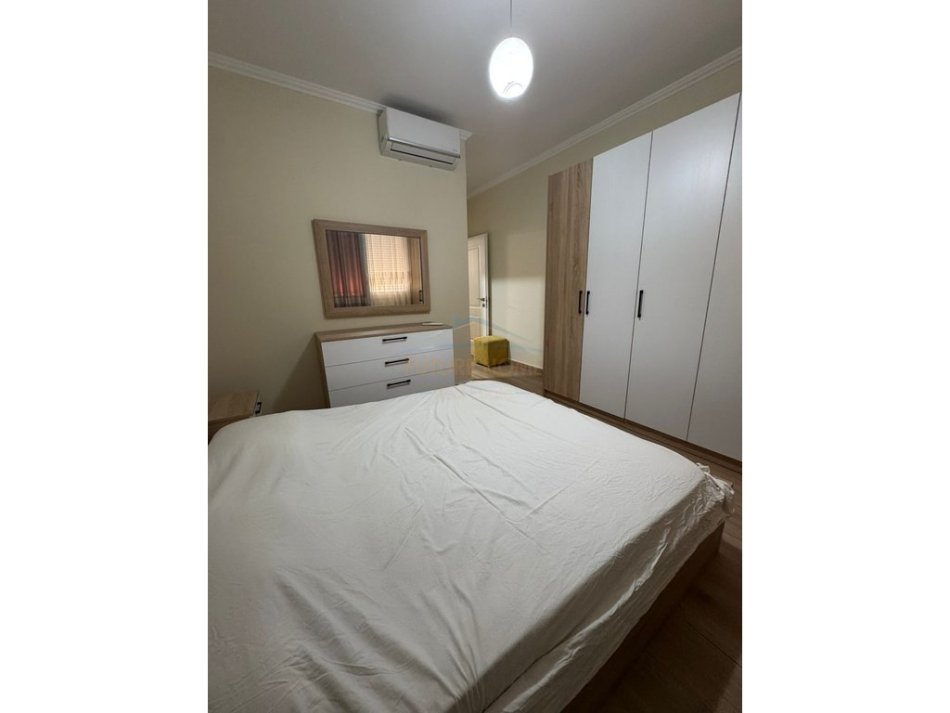 Tirane, jepet me qera apartament 2+1 Kati 7, 83 m² 700 € 