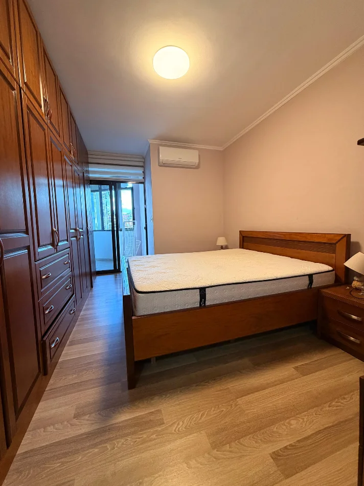 Tirane, shes 1+1+Ballkon Kati 6, 73 m² 175.000 € 