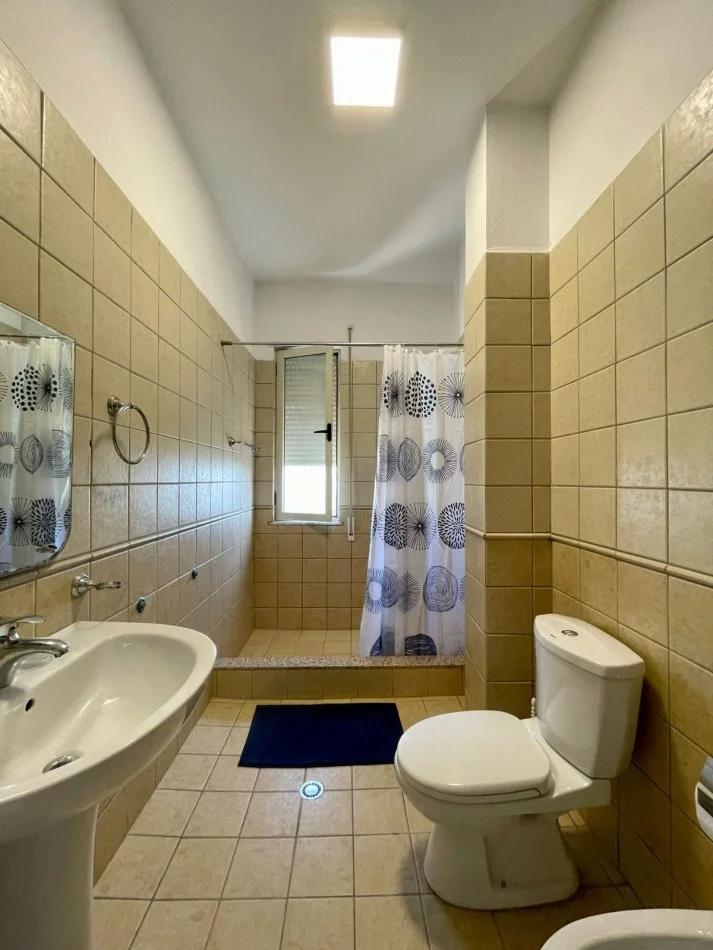 Shitet apartament 1+1 Kati 9, 64.7m² 80.000 € (Plazh Durres)